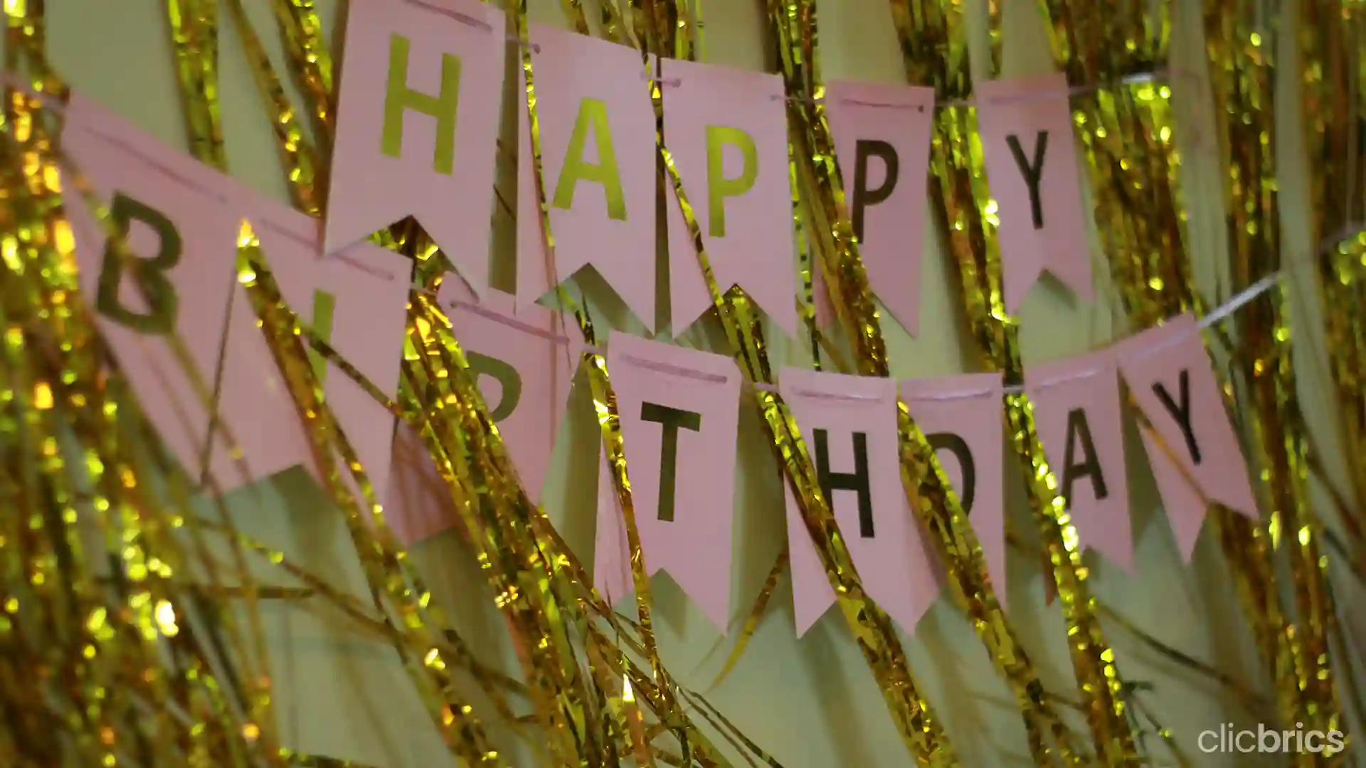 simple birthday decoration items